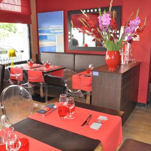 Partie salle côté rue